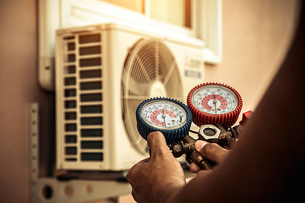 Professional Hvac technician working in Avalon, NJ